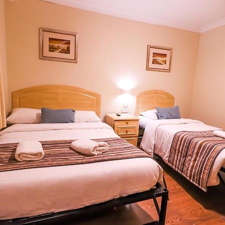 Fairway Hotel Лондон Екстериор снимка