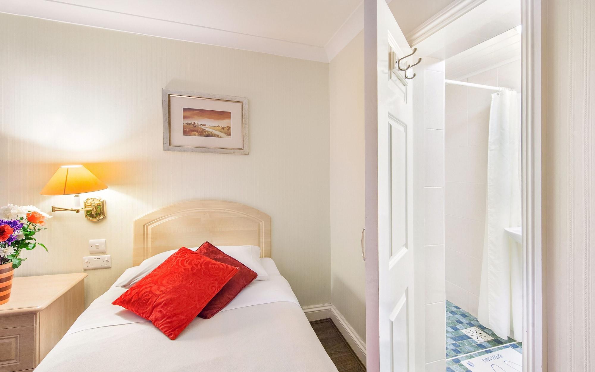 Fairway Hotel Лондон Екстериор снимка