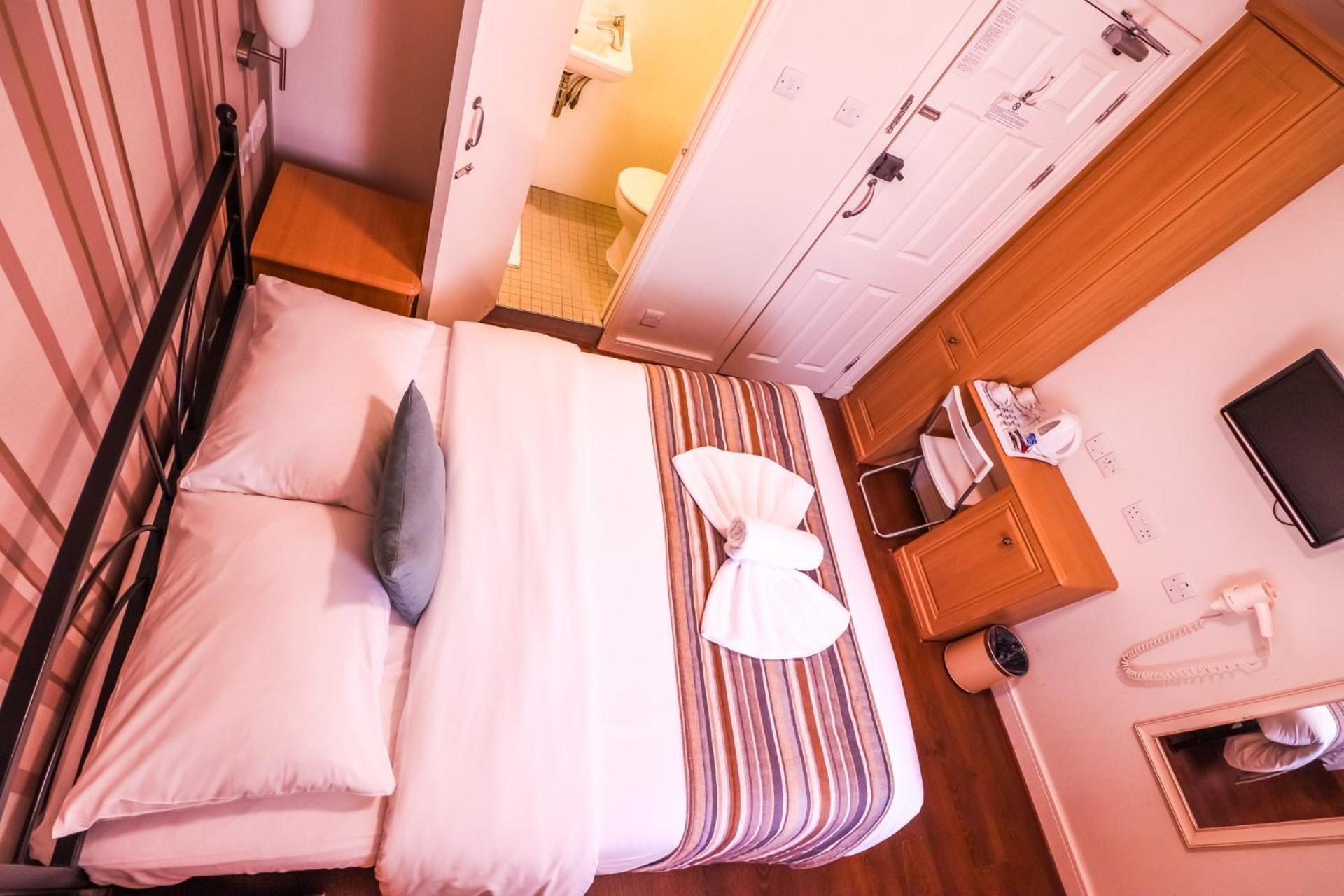 Fairway Hotel Лондон Екстериор снимка
