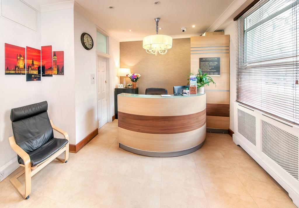 Fairway Hotel Лондон Екстериор снимка