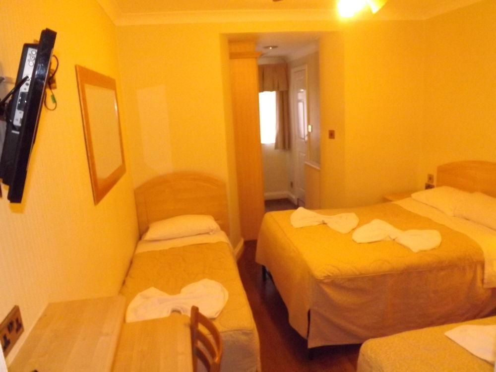 Fairway Hotel Лондон Екстериор снимка