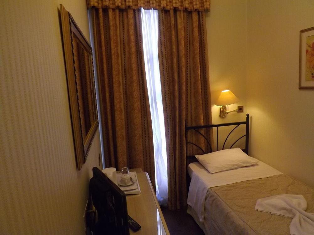 Fairway Hotel Лондон Екстериор снимка