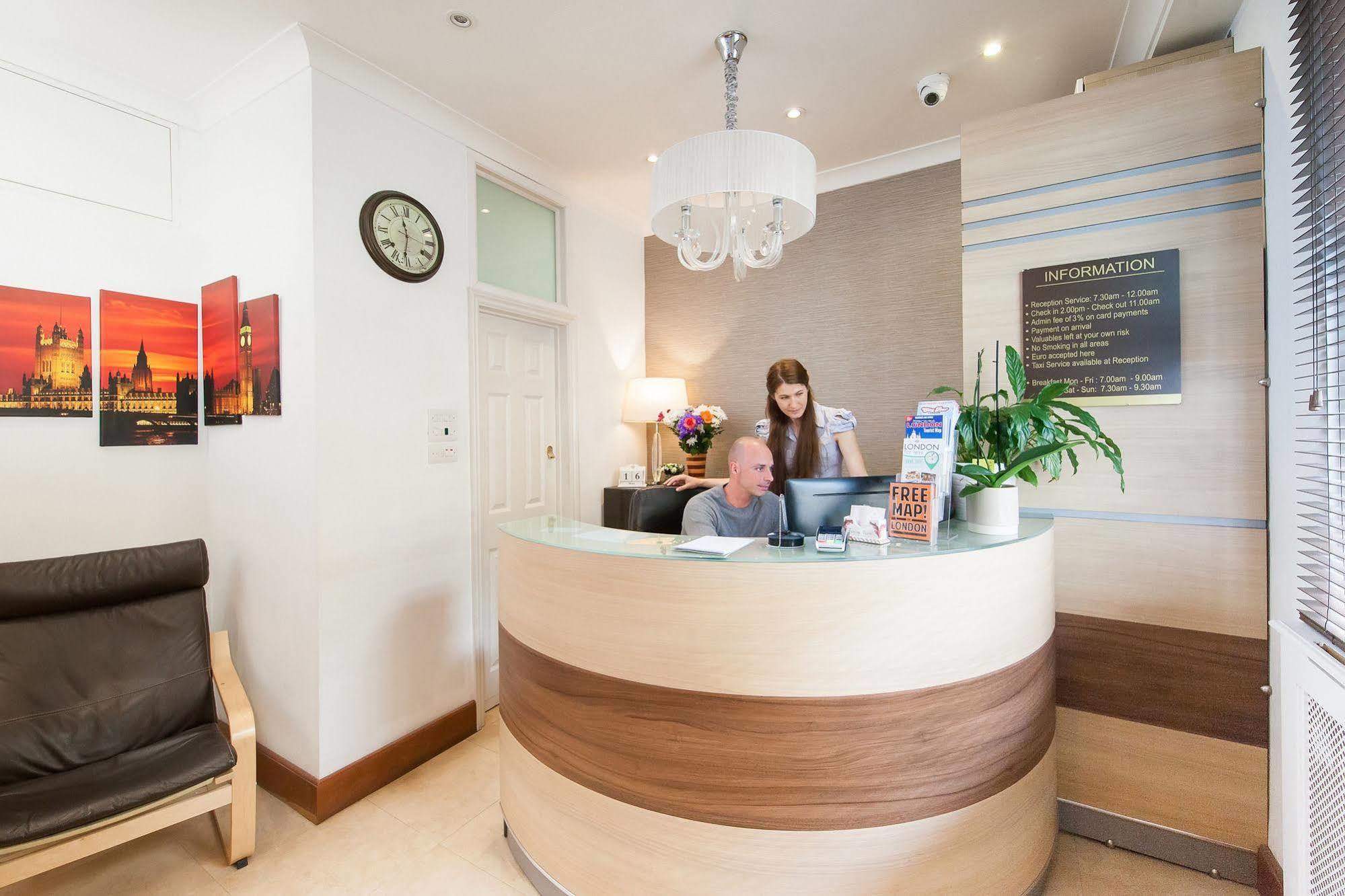 Fairway Hotel Лондон Екстериор снимка