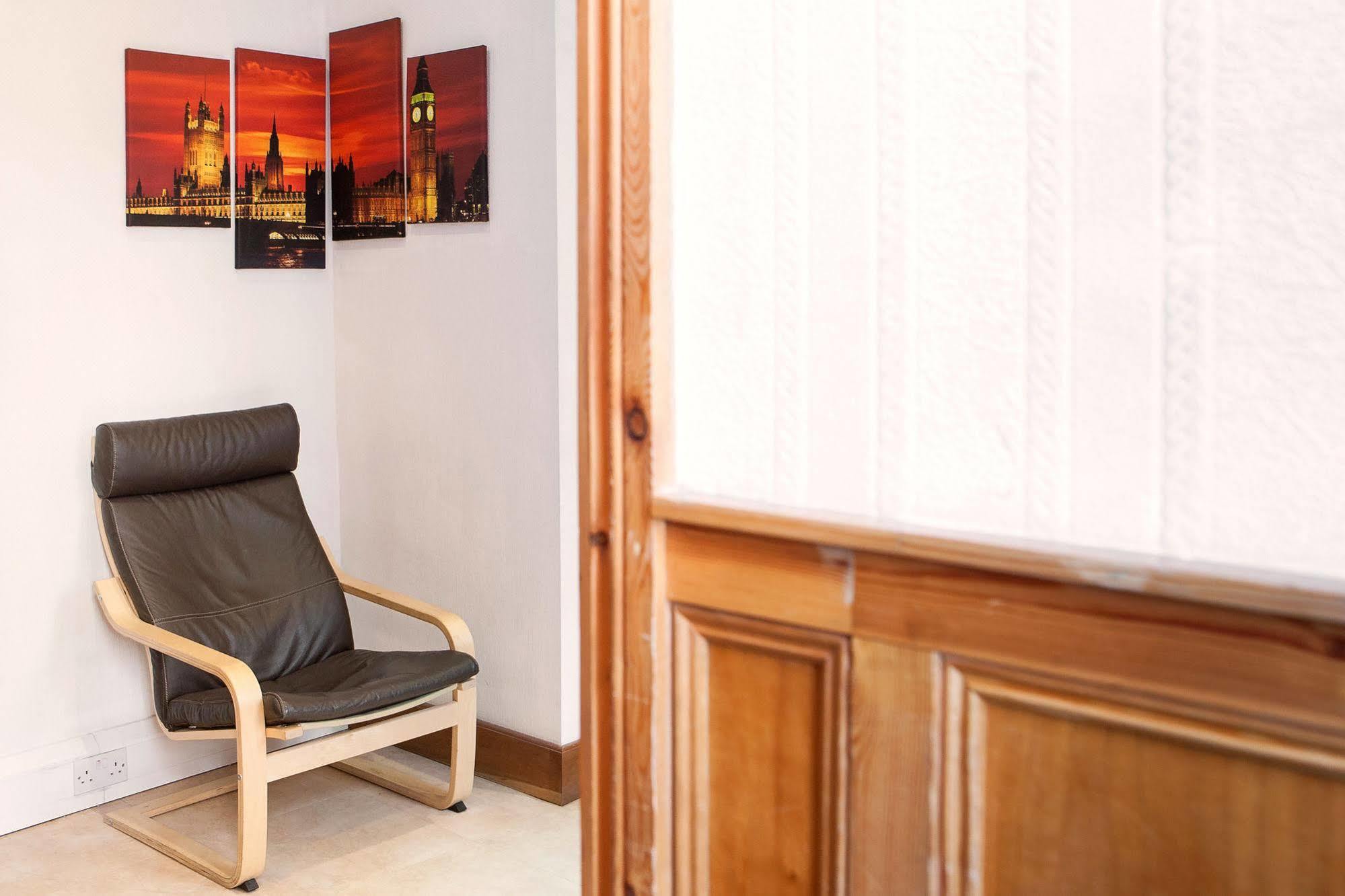 Fairway Hotel Лондон Екстериор снимка